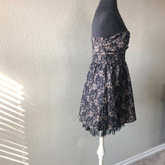 6 Degrees Black Lace Dress - Picture 4 of 4